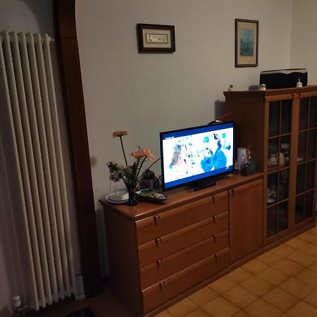 Camera In Appartamento Порденоне Екстериор снимка