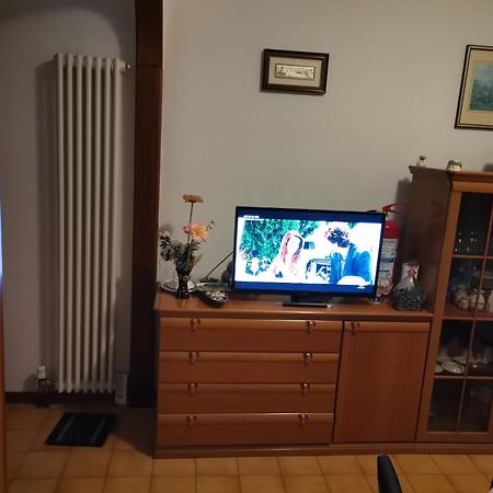 Camera In Appartamento Порденоне Екстериор снимка